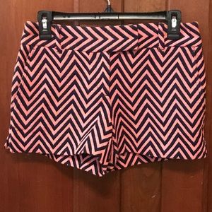 LOFT Chevron Riviera Shorts Size 00 (NWOT)